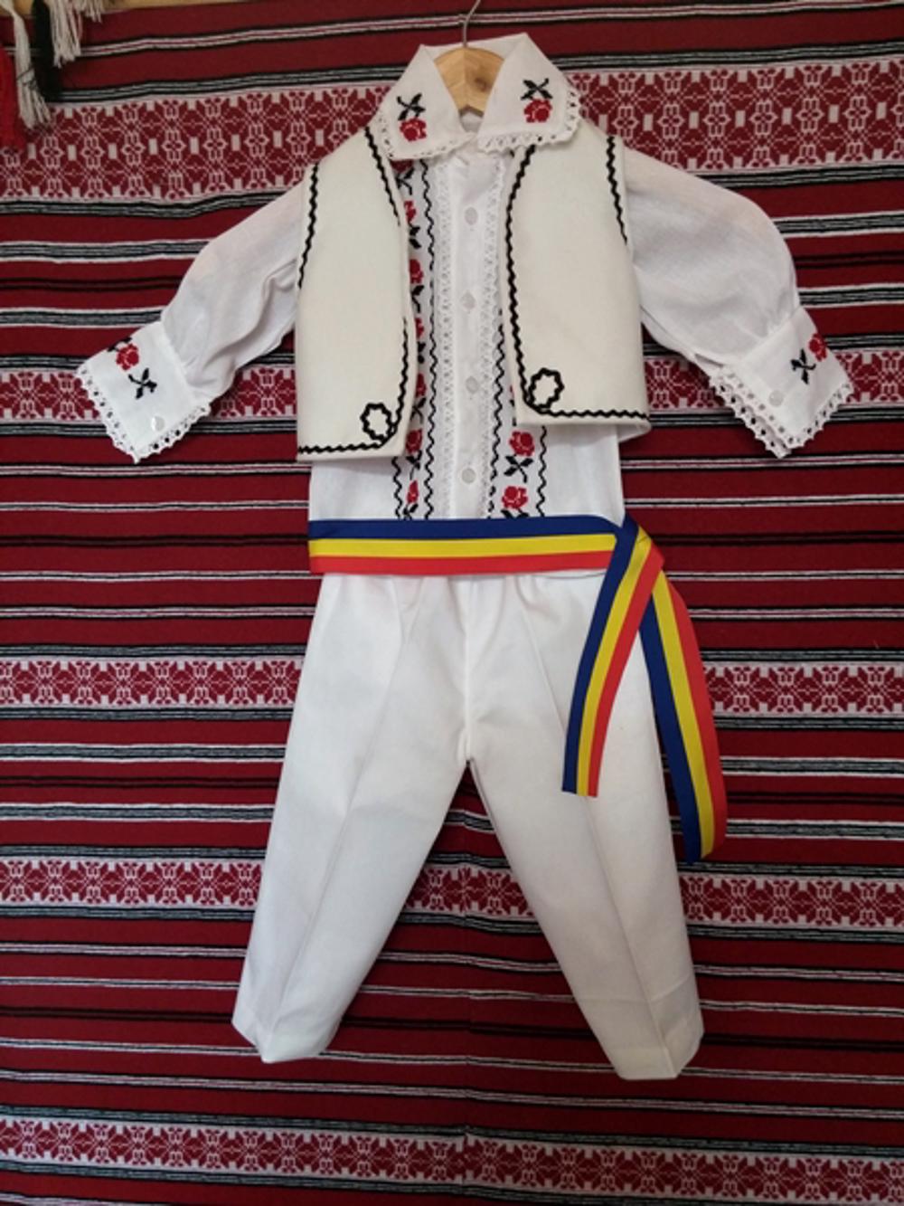 Costum popular baietei 01