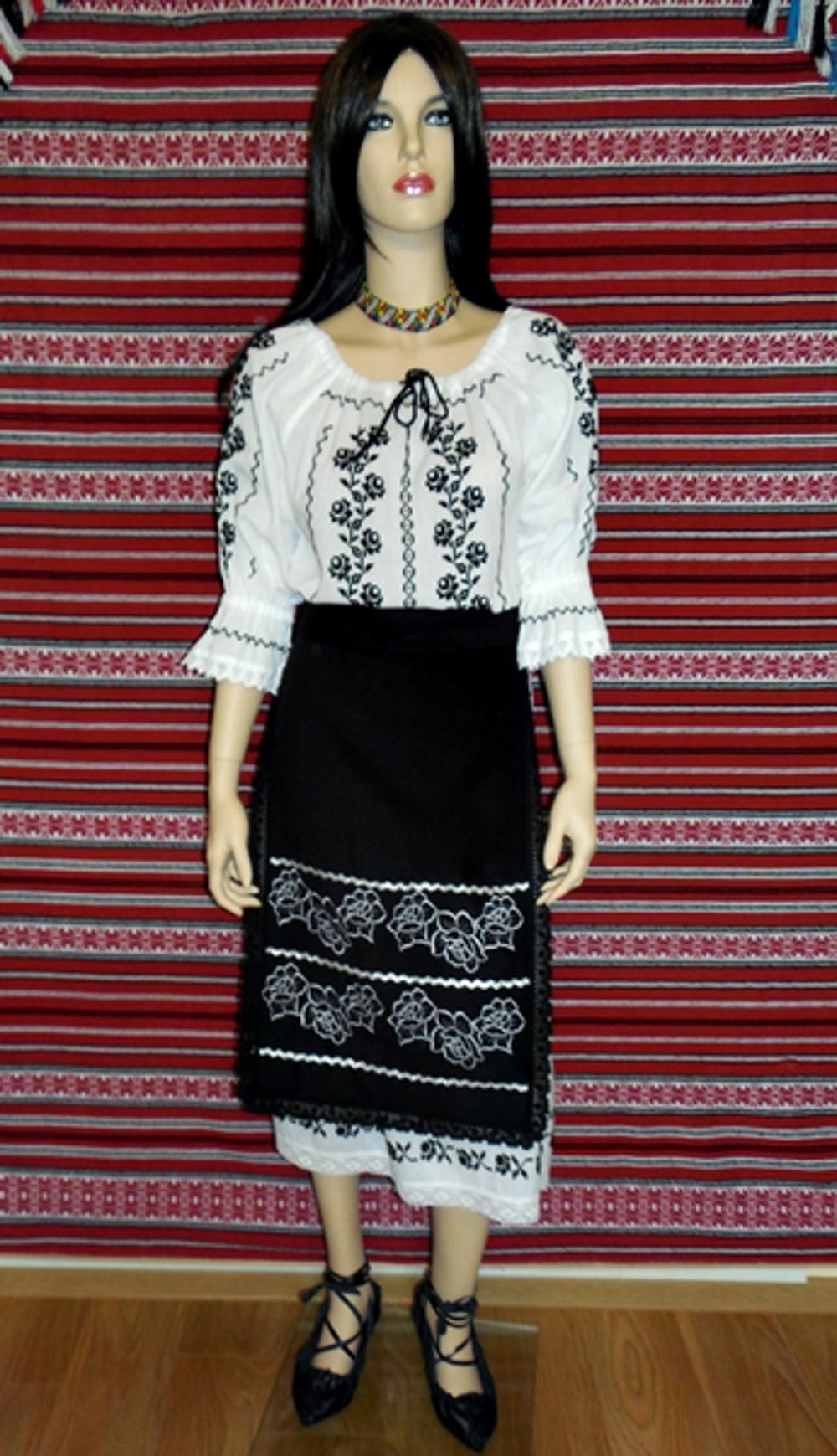 Costum popular femei 0034